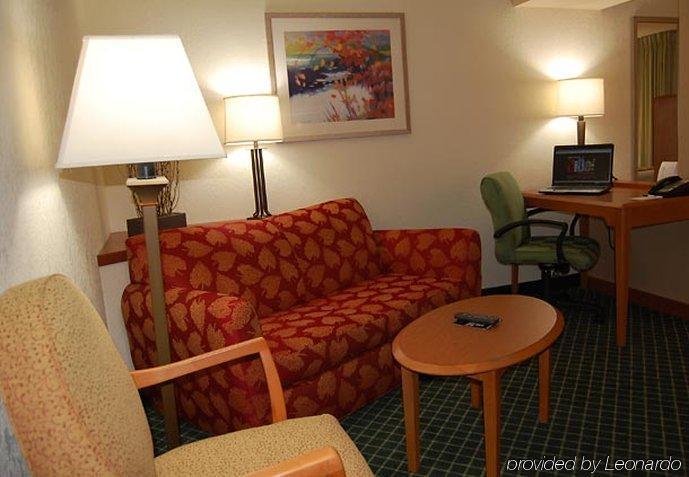 Fairfield Inn And Suites South Hill I-85 Экстерьер фото